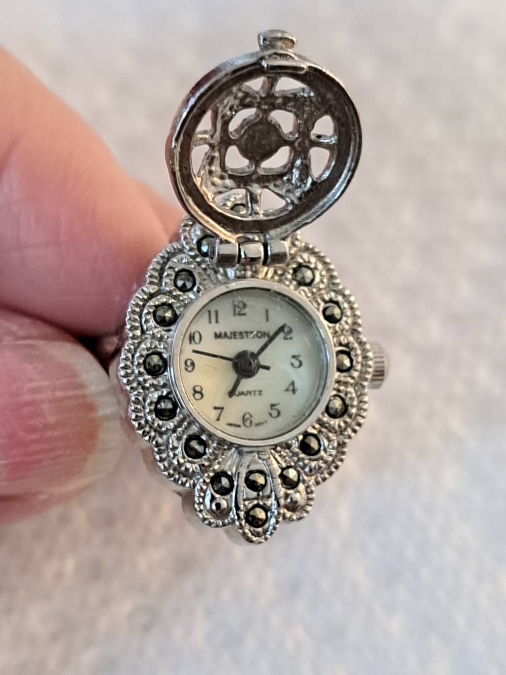 Majestic Silver-tone Filigree Locket Ring w/ Black Marquesite Accents.
